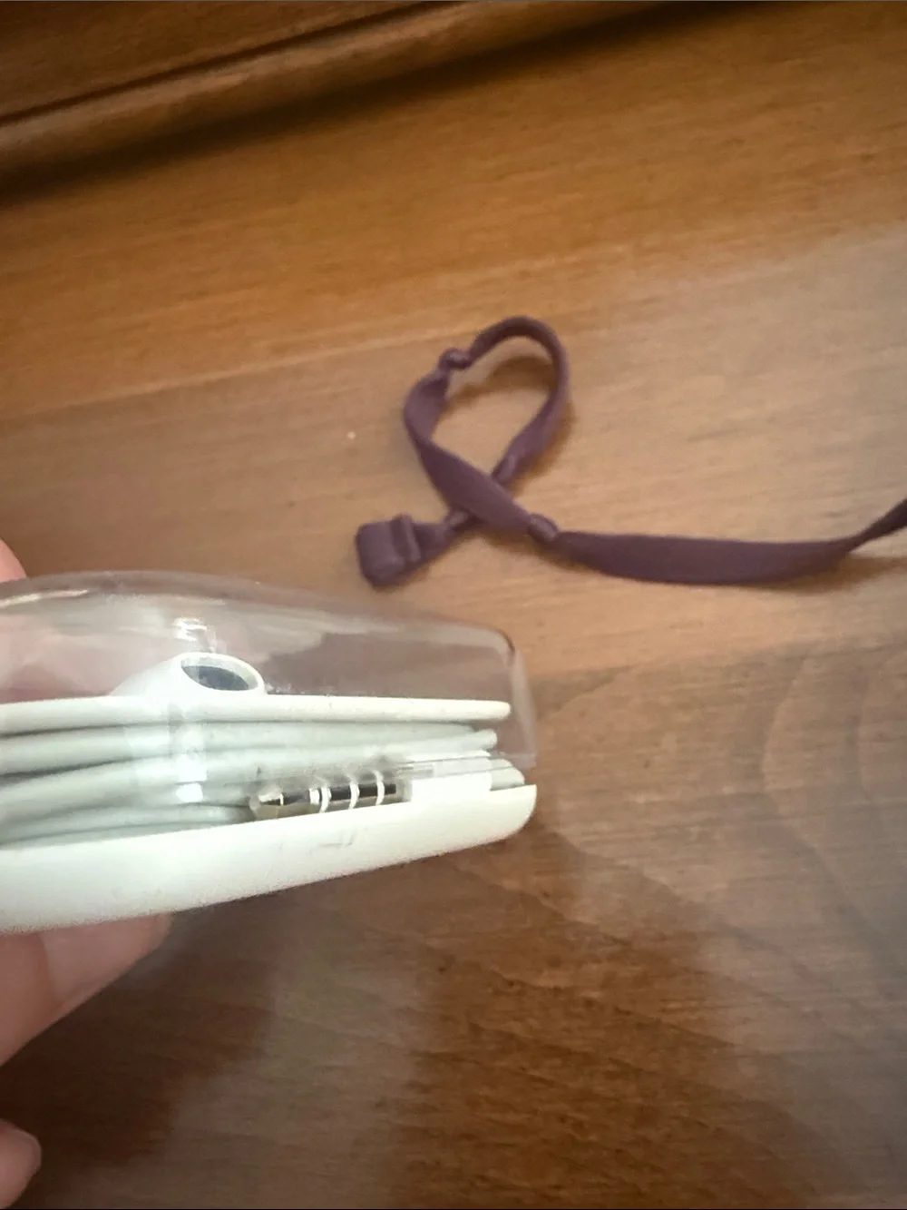 Apple White Earbud Headphones with Inline Remote